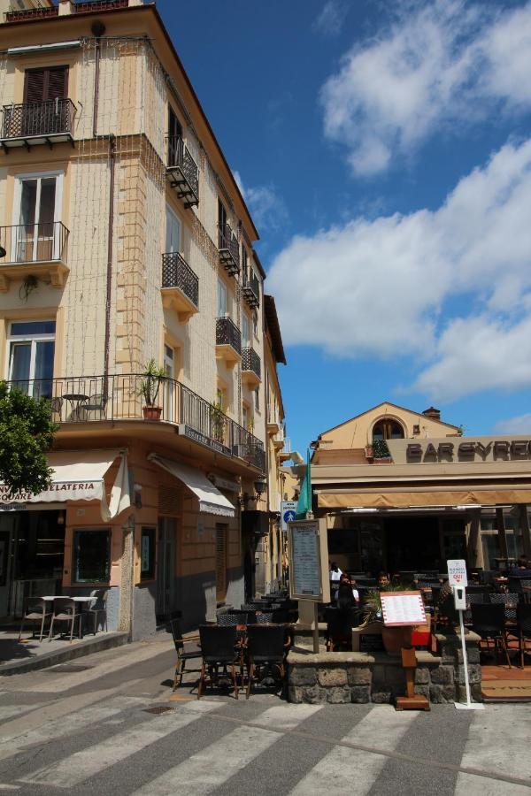 Piazza Tasso Max 1 Sorrento Exterior foto