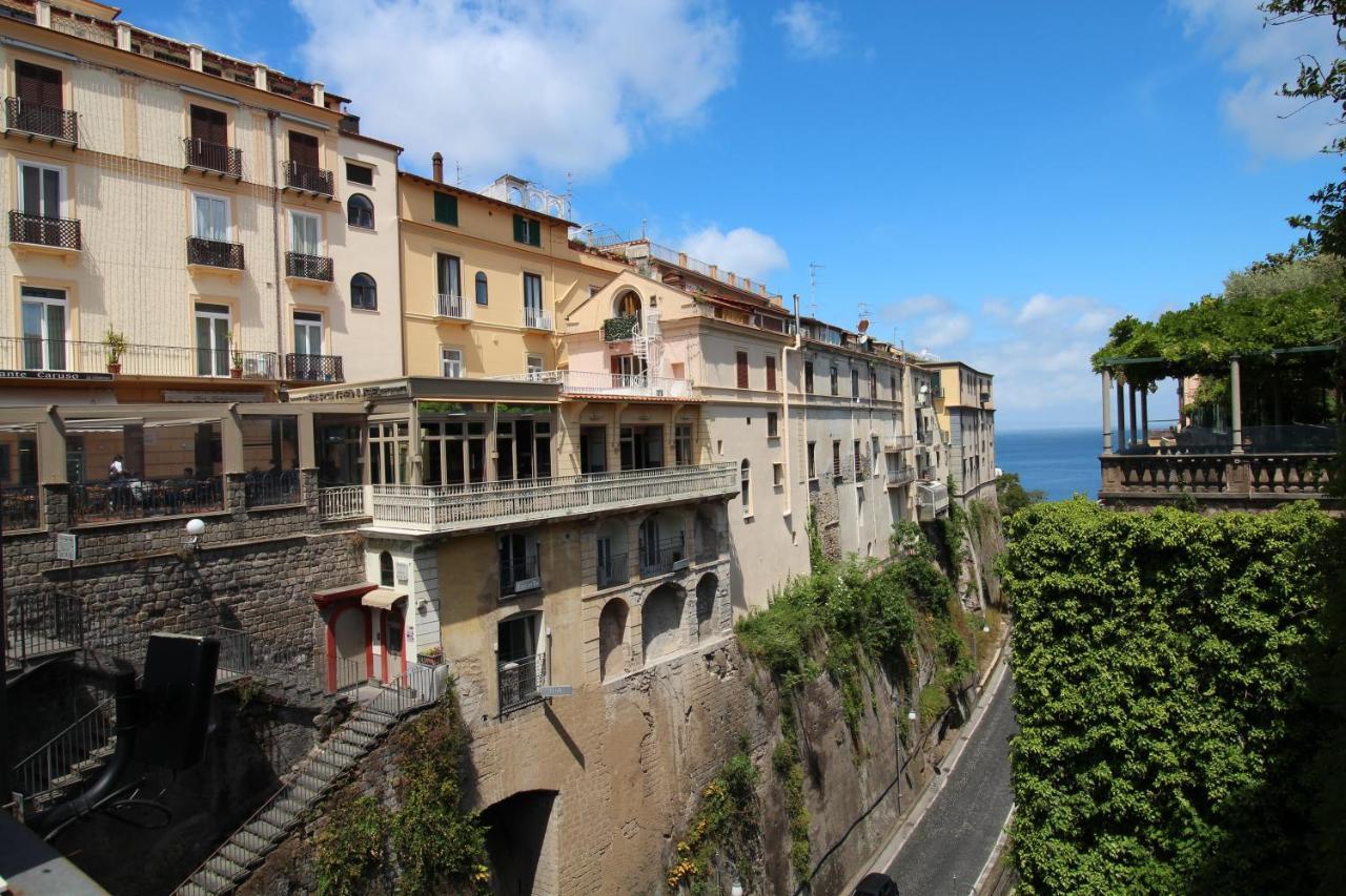 Piazza Tasso Max 1 Sorrento Exterior foto